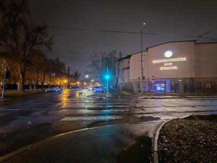 Sărbători ultracentrale: Ca să nu facă risipă, Primăria Oradea a limitat iluminatul de Crăciun la centrul orașului (FOTO)