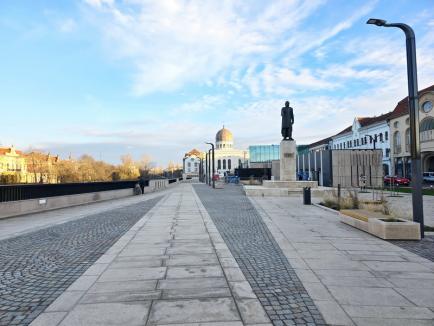 Amenajarea Pieței Independenței din Oradea a fost finalizată. Vă place cum arată? (FOTO)