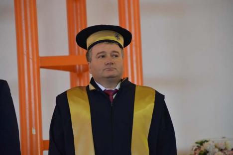 Egalitarism a la Sorbonica: Măsura prin care rectorul Bungău își ridică în cap universitarii harnici