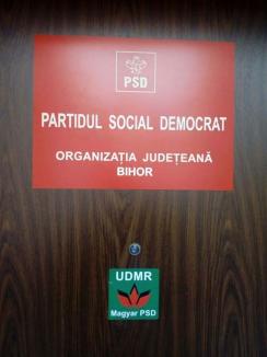 Aceeaşi mizerie: Birourile PSD Bihor, „personalizate” cu mesaje protestatare