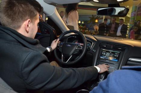 Pentru cei cu aspiraţii înalte: Noul Ford Mondeo a fost lansat direct pe pistă la Oradea (FOTO)