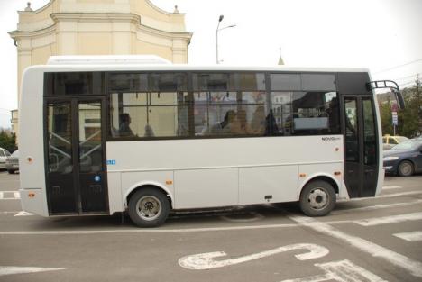 Minibuz "în probe", la Primărie: Cum arată modelul Isuzu, care ar putea circula pe străzile Oradiei (FOTO)