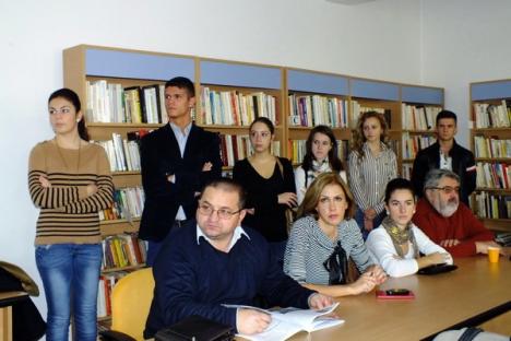 Candidaţii la parlamentare şi-au prezentat ideile legislative în faţa studenţilor (FOTO)