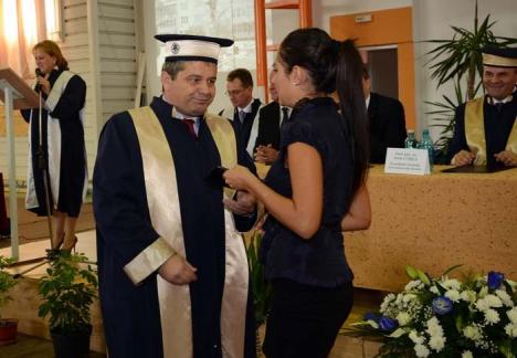 Bodog, vis de rector: Decanul de la Medicină vrea scaunul de rector al Universităţii din Oradea
