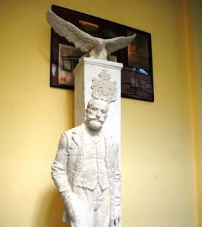 Vultur în picaj: De ce nu i se poate face lui Brătianu statuie la Oradea