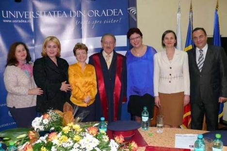 Doctor Cianură: Universitatea din Oradea l-a făcut Doctor Honoris Causa pe un susţinător al exploatărilor de la Roşia Montană