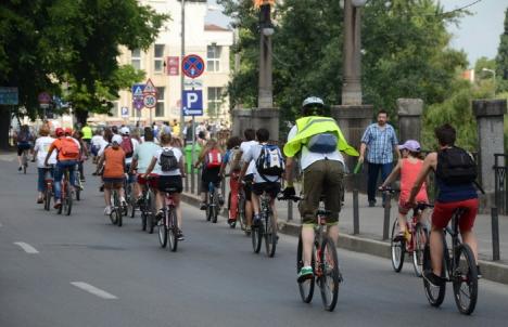 Elevii gojdişti promovează ciclismul, chiar dacă nu au destule piste în oraş (FOTO)