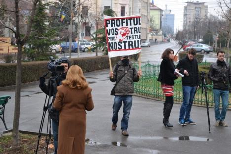 Protest împotriva exploatării gazelor de şist în Bihor: "Nu decideţi pentru noi!" (FOTO / VIDEO)