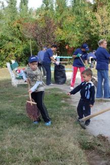 Voluntarii Provident şi picii din Dragoş Vodă au făcut un nou loc de joacă (FOTO/VIDEO)