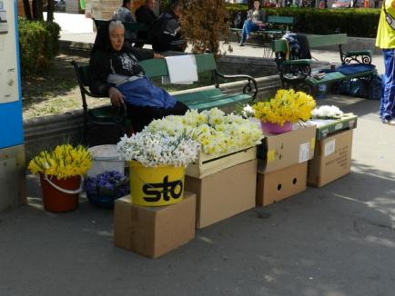 Ornamente de Paşte: târg de icoane, flori şi aranjamente, pe Corso (FOTO)