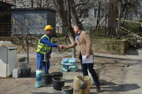 Şantier pe Averescu: Au început lucrările la primele 4 din cele 68 de blocuri cuprinse în programul de reabilitare termică (FOTO)