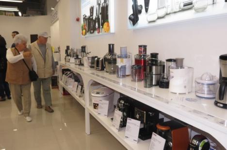 Deschidere cu premii la showroom-ul eMag din Oradea (FOTO)