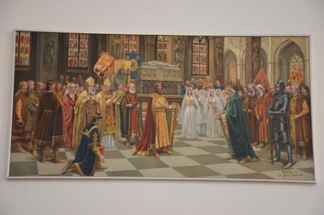 "Corectitudine istorică": Împăratul Sigismund de Luxemburg şi Regele Ferdinand străjuiesc sala mare a Primăriei (FOTO)