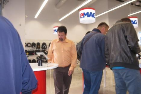 Deschidere cu premii la showroom-ul eMag din Oradea (FOTO)