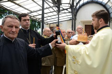 Autorităţile au marcat Ziua Eroilor Neamului cu depuneri de coroane (FOTO)