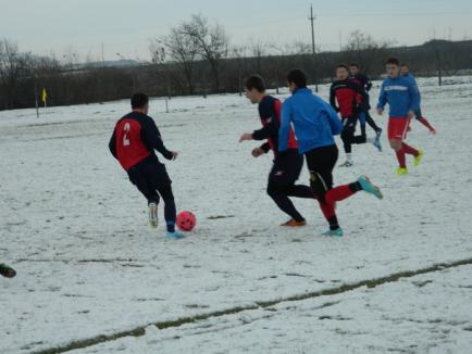 FC Bihor și CSC Sânmartin au remizat, într-un amical desfășurat la Stadionul Luceafărul (FOTO)