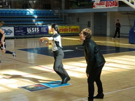 Universitatea CSM Oradea a pierdut jocul cu CSM Bucureşti Sportul Studenţesc cu peste 30 de puncte (FOTO)