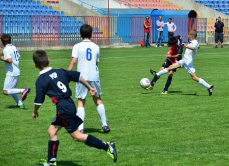 Egal în primul joc la turneul semifinal pentru juniorii E de la FC Bihor (FOTO)