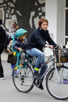 Bicicleta, cel mai rapid mijloc de transport în Oradea. Peste 500 de orădeni au pedalat victorioşi prin oraş (FOTO/VIDEO)