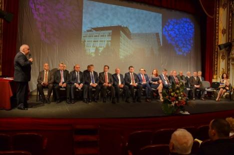 Festivitate de gală la aniversarea celor 30 de ani ai Spitalului Judeţean: medicii au participat în hohote de plâns, dar şi de râs (FOTO)