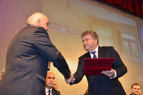 Festivitate de gală la aniversarea celor 30 de ani ai Spitalului Judeţean: medicii au participat în hohote de plâns, dar şi de râs (FOTO)