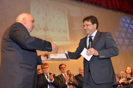 Festivitate de gală la aniversarea celor 30 de ani ai Spitalului Judeţean: medicii au participat în hohote de plâns, dar şi de râs (FOTO)