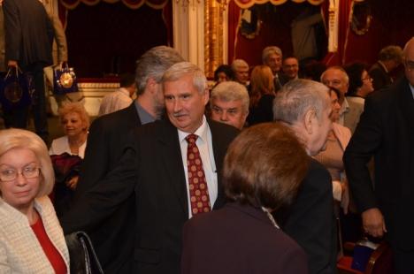 Festivitate de gală la aniversarea celor 30 de ani ai Spitalului Judeţean: medicii au participat în hohote de plâns, dar şi de râs (FOTO)