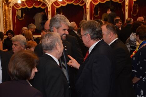 Festivitate de gală la aniversarea celor 30 de ani ai Spitalului Judeţean: medicii au participat în hohote de plâns, dar şi de râs (FOTO)