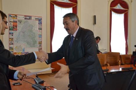 Din cei 16 noi parlamentari de Bihor şi-au luat "diplomele" doar 10 (FOTO)