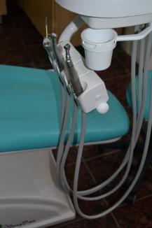 Elevi, fuga la dentist! ASCO a dotat cabinetele stomatologice şcolare cu echipamente moderne (FOTO)
