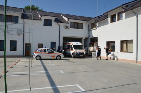 Noul sediu al Ambulanţei a fost inaugurat: Bihorenii, invitaţi să îl vadă şi să înveţe cum se acordă primul ajutor (FOTO)