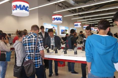 Deschidere cu premii la showroom-ul eMag din Oradea (FOTO)