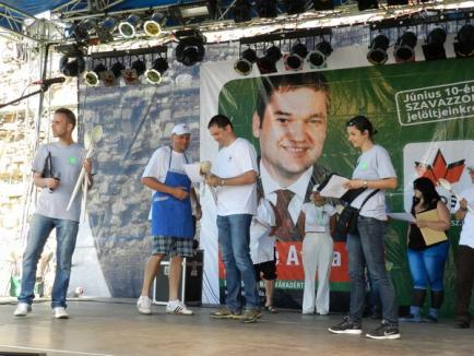 Majalis cu "aromă" electorală, în şanţul Cetăţii (FOTO)