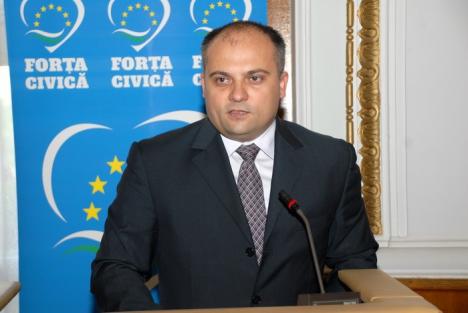 Mihai Răzvan Ungureanu, la întâlnirea cu membrii Forţa Civică Bihor: "Mulţi mi-au spus că politica e murdară" (FOTO)