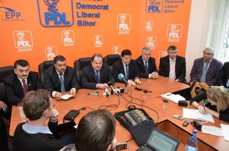 PDL şi-a prezentat candidaţii la primăriile din oraşe: Traseistul Jolţa se vrea primar de Beiuş