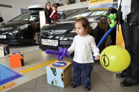 Noile modele Opel, testate de orădeni la Ziua Porţilor Deschise (FOTO)