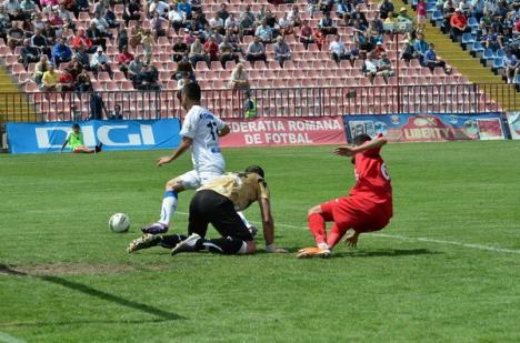 Surpriză: FC Bihor a învins lidera Gloria Bistriţa cu 2-0 (FOTO)