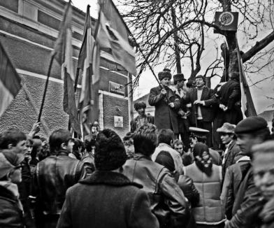 Vernisaj foto: Oradea la Revoluţie, prin obiectivul fotoreporterului Marian Antal (FOTO)