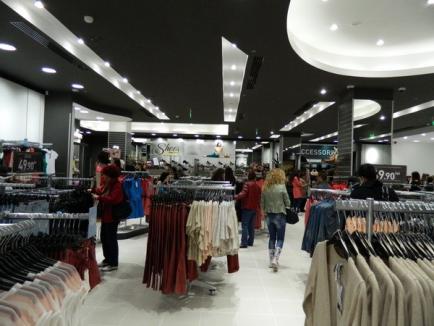 Start la cumpărături: S-a deschis primul magazin New Look din Oradea (FOTO)