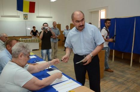 Ilie Bolojan: "Am votat pentru demiterea preşedintelui Băsescu!" (FOTO)