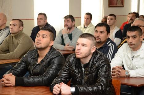 Echipa FC Bihor, în vizită la penitenciar (FOTO)