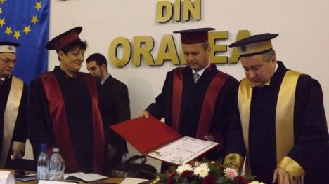 Rectorul Universităţii Transilvania din Braşov, Doctor Honoris Causa la Oradea (FOTO)