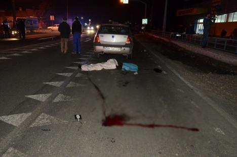 Accident teribil în Borş: Un bărbat a fost spulberat de un microbuz şi aruncat zeci de metri, sub roţile unui Logan (FOTO)