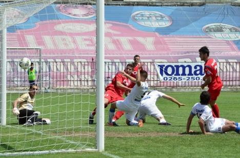 Surpriză: FC Bihor a învins lidera Gloria Bistriţa cu 2-0 (FOTO)