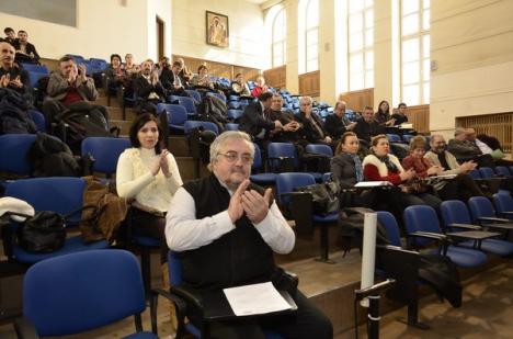 Noul Senat al Universităţii a format o comisie pentru a analiza contestaţia la adresa lui Antal (FOTO)