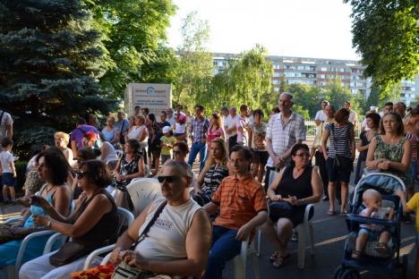 Artiştii orădeni au cântat pentru pace în parcul Palatului Baroc (FOTO/VIDEO)