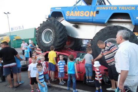 Monster truck la ERA: Copiii au fost cuceriţi de accidente spectaculoase şi de gigantul Samson (FOTO / VIDEO)