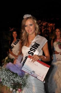 Cătălin Botezatu şi-a donat creaţiile în scop caritabil: Miss Crişana a adunat peste 200 de milioane de lei (FOTO)