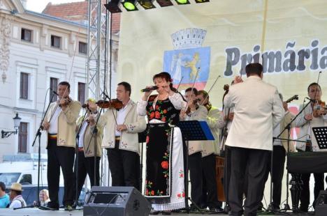 Maria Tănase, "adusă" prin cântece şi dansuri pe scena Toamnei Orădene (FOTO)