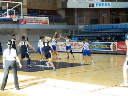 Universitatea CSM Oradea a pierdut jocul cu CSM Bucureşti Sportul Studenţesc cu peste 30 de puncte (FOTO)